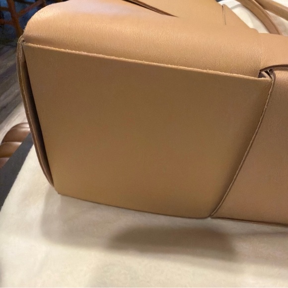 Bottega Veneta Medium Arco Tote Leather Bag - Picture 6 of 10